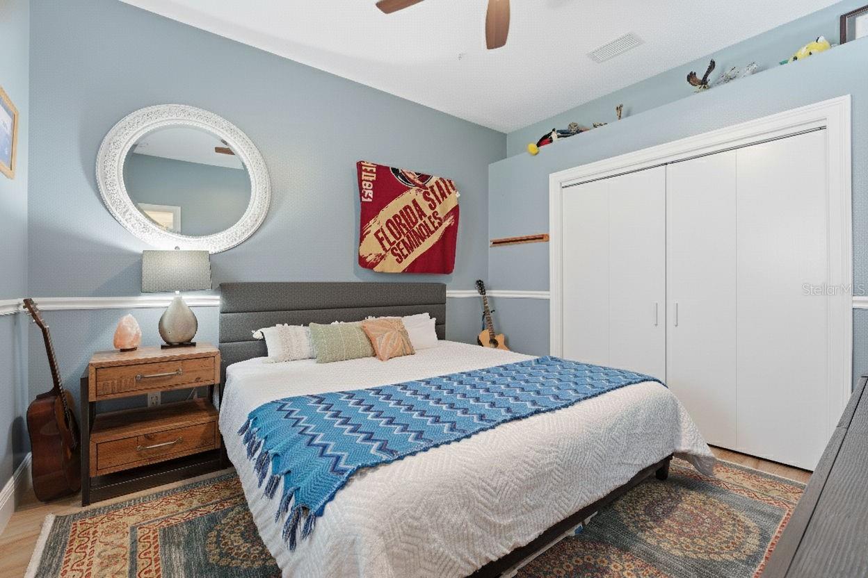 SECLUDED OAKS - Residential Lease