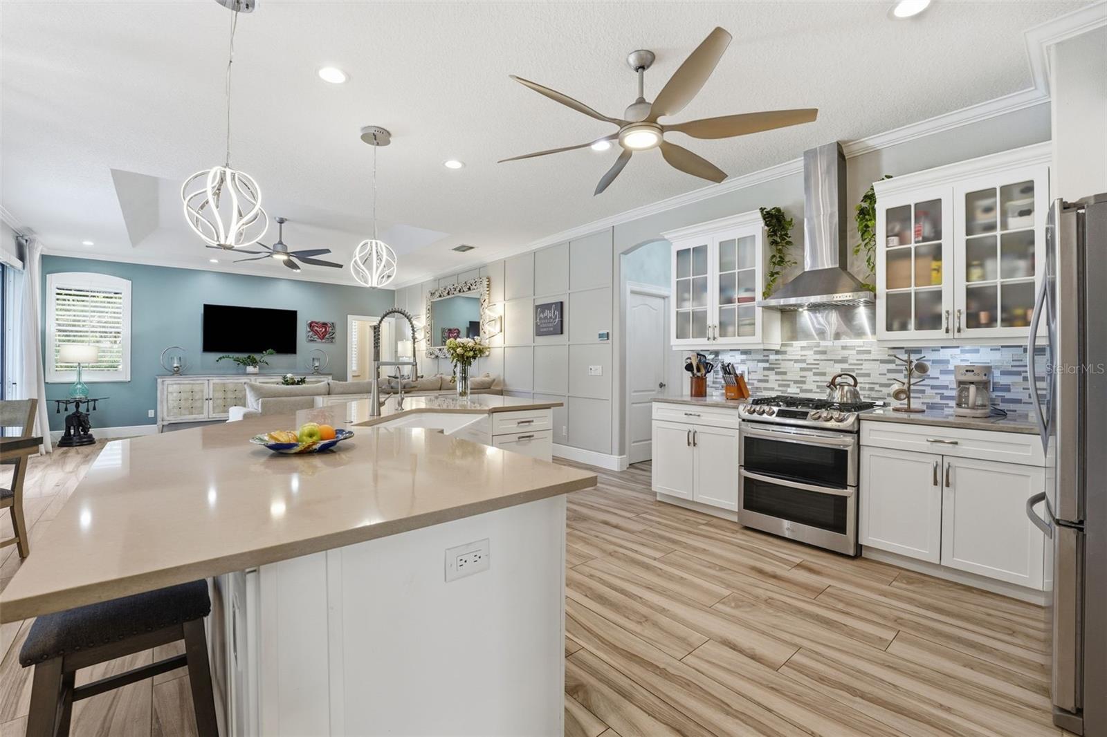 SECLUDED OAKS - Residential Lease