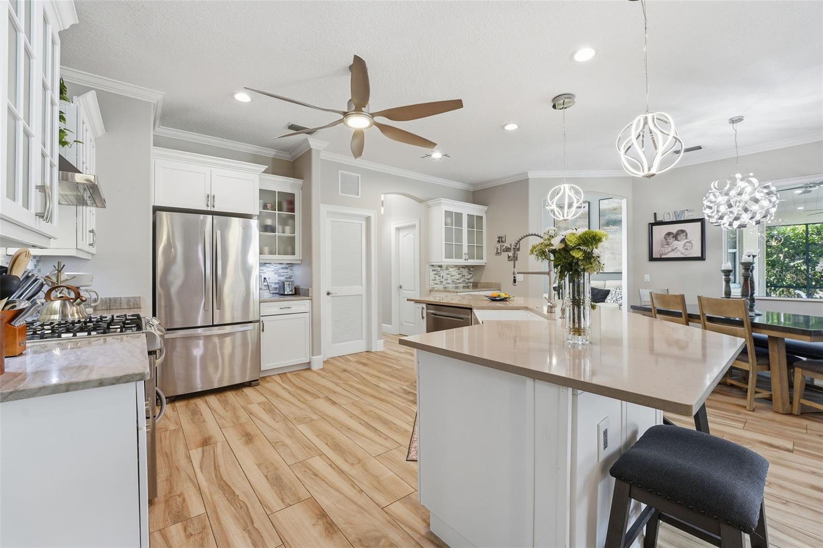 SECLUDED OAKS - Residential Lease