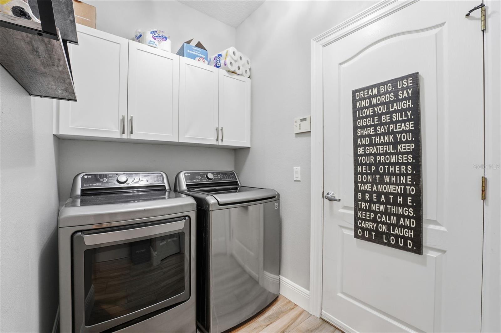 SECLUDED OAKS - Residential Lease