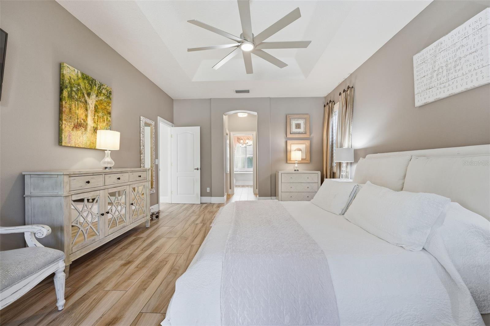 SECLUDED OAKS - Residential Lease