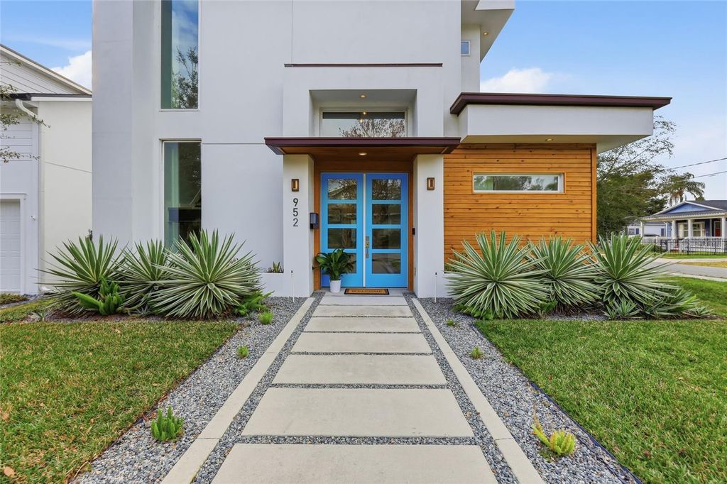 Photo of 952 La Salle Avenue, Orlando, FL 32803 (MLS # O6373028)