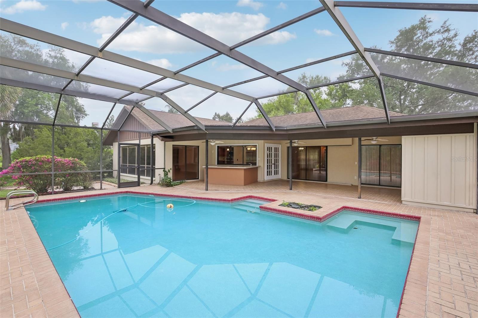 THE MANORS AT CRYSTAL LAKES - Residential