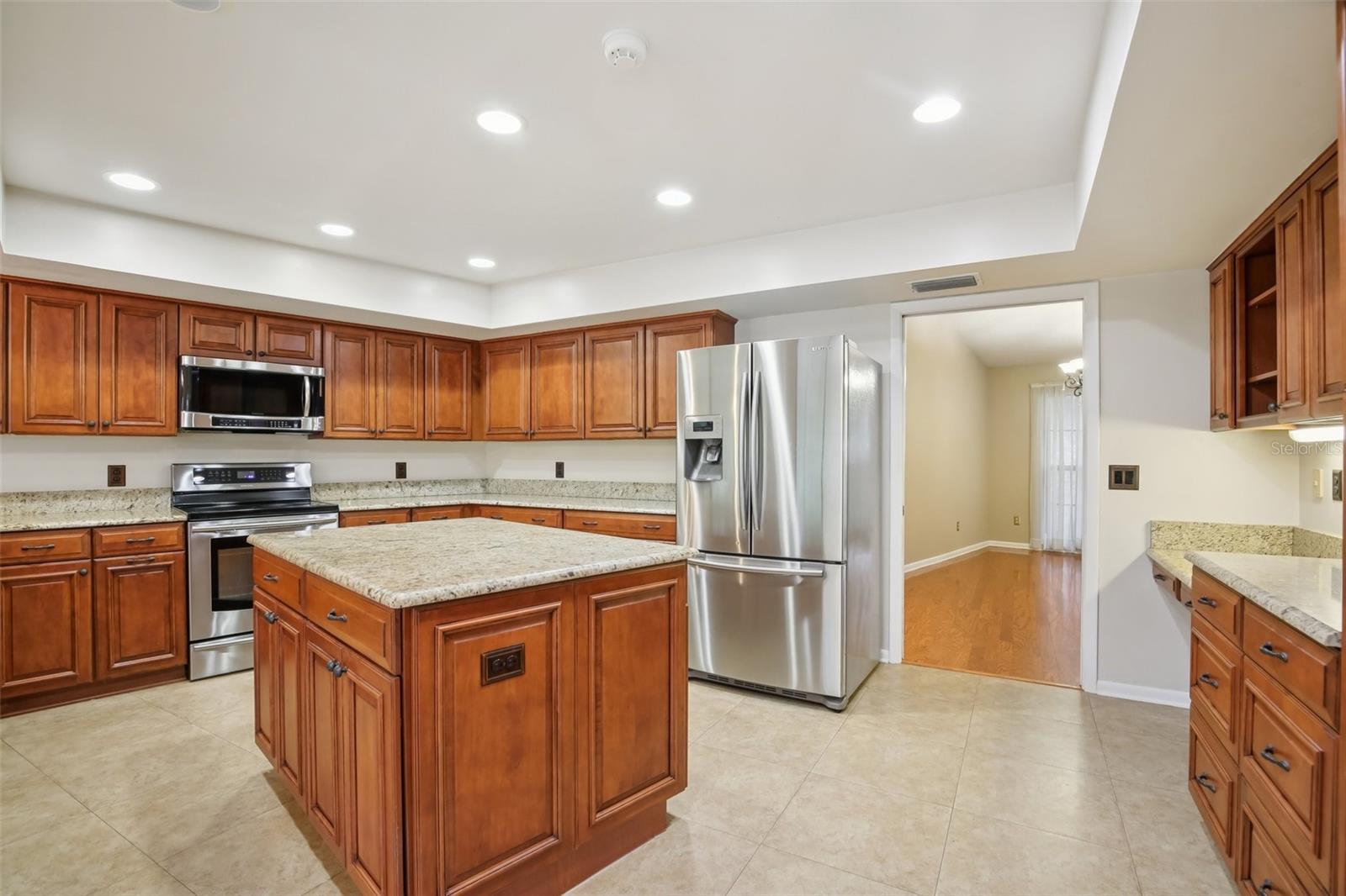 THE MANORS AT CRYSTAL LAKES - Residential