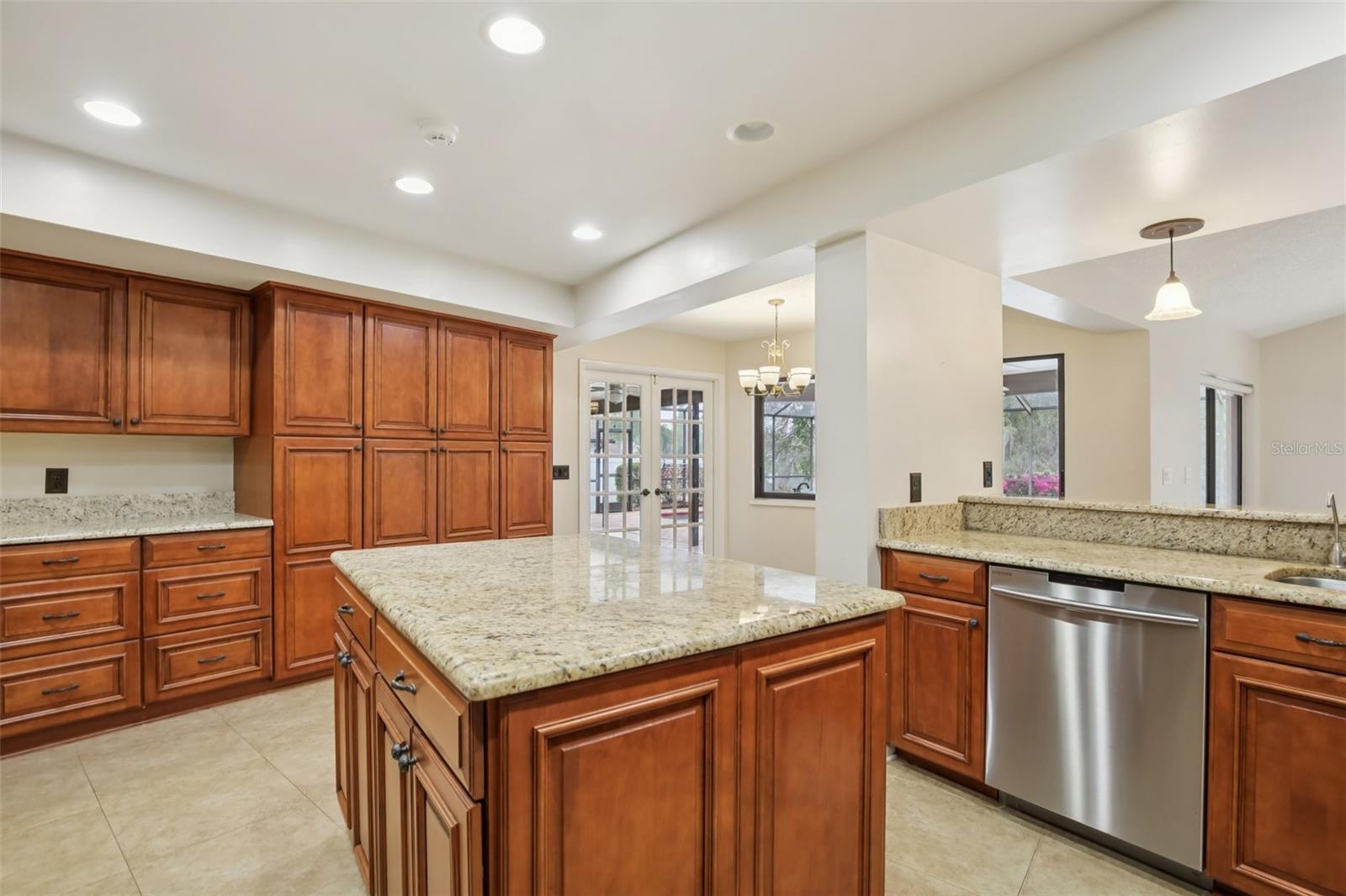 THE MANORS AT CRYSTAL LAKES - Residential