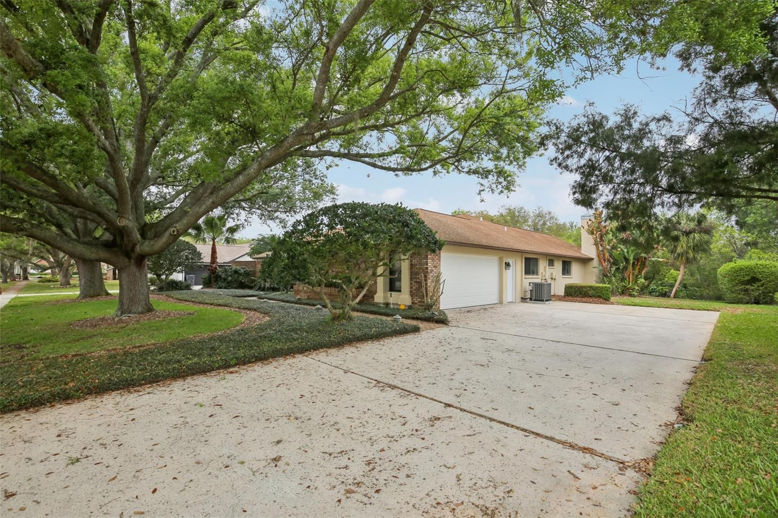 THE MANORS AT CRYSTAL LAKES - Residential