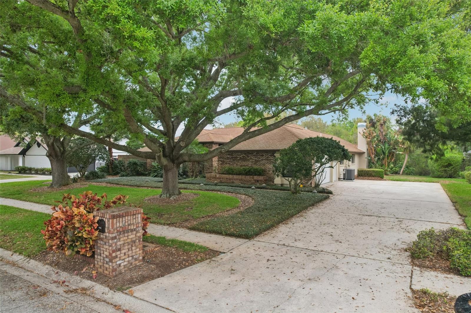 THE MANORS AT CRYSTAL LAKES - Residential