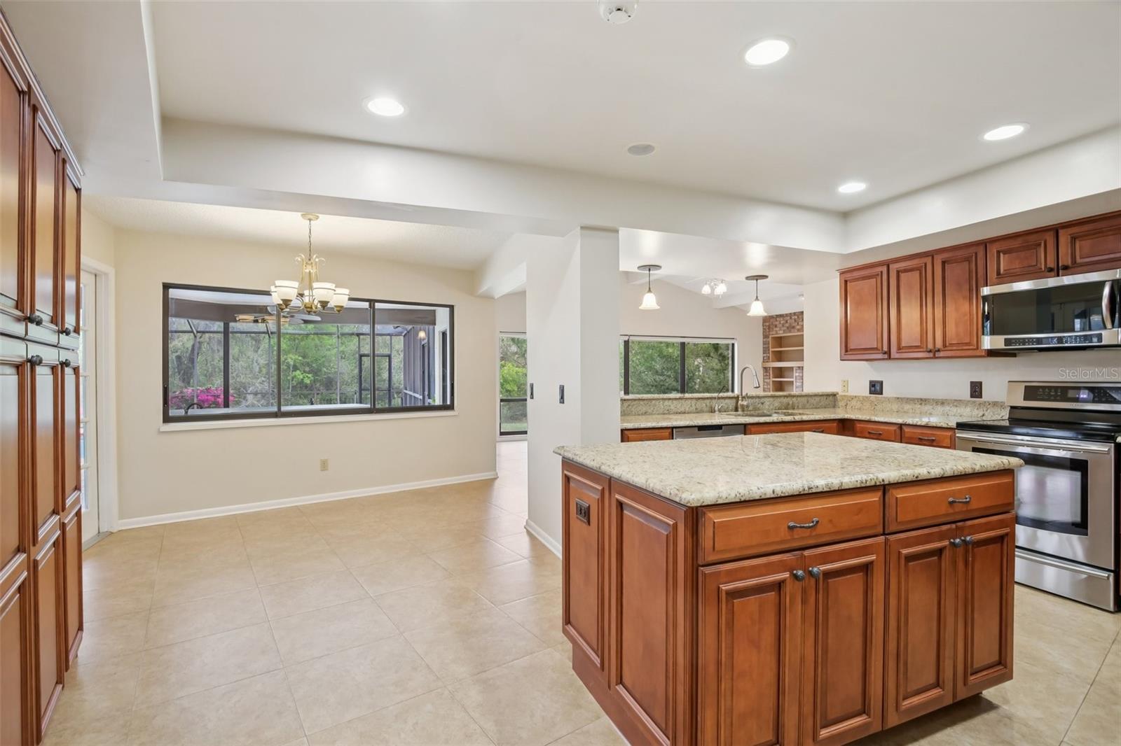 THE MANORS AT CRYSTAL LAKES - Residential