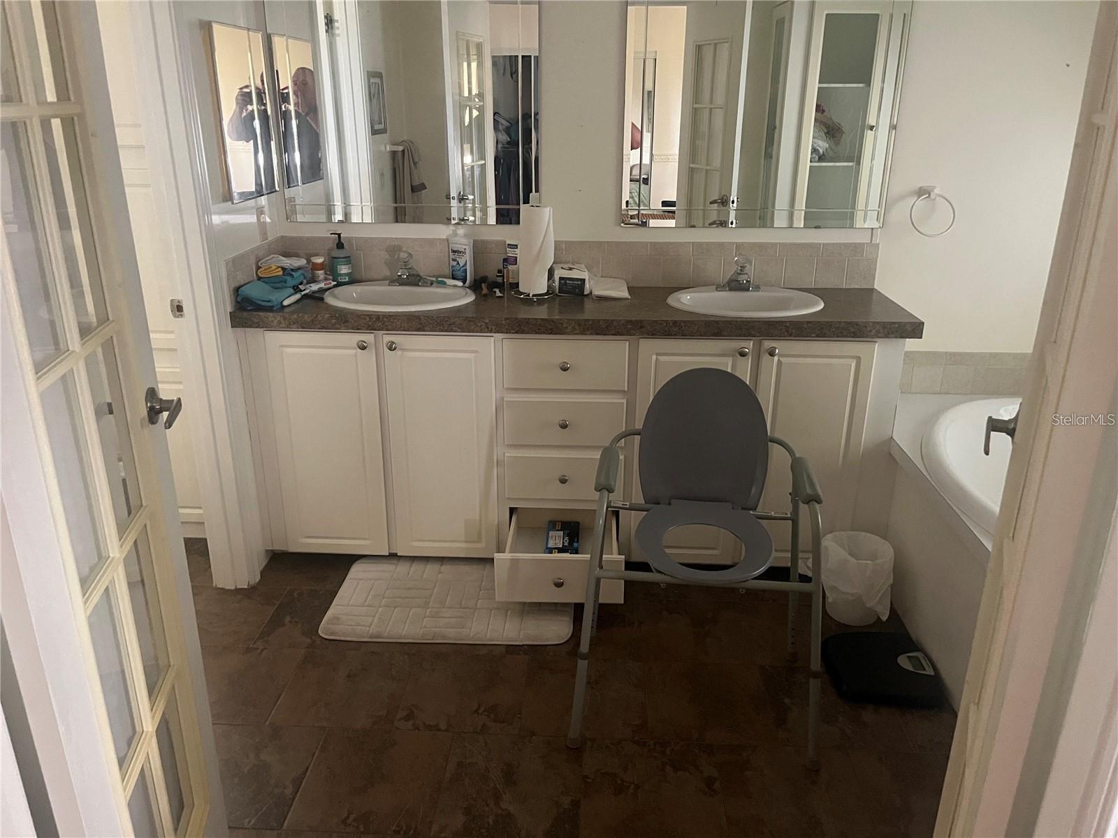 RESORT ON CAREFREE BLVD - Residential