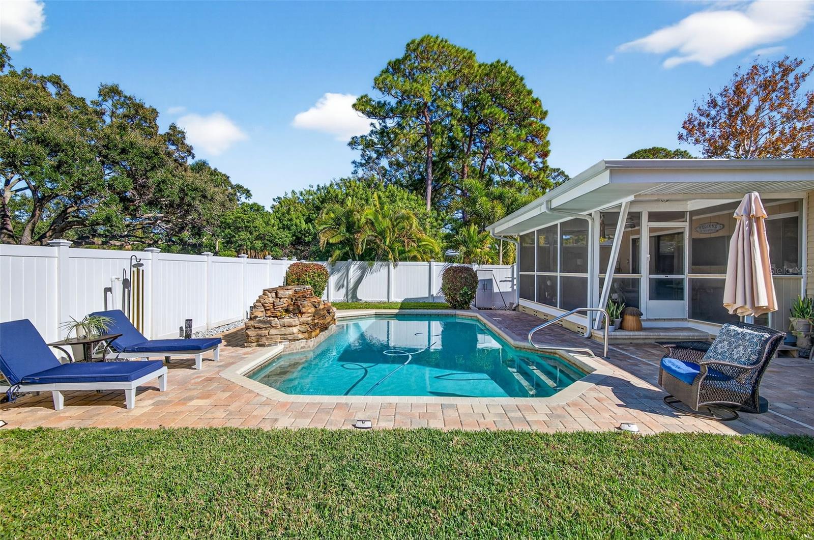 GULF BREEZE ESTATES - Residential