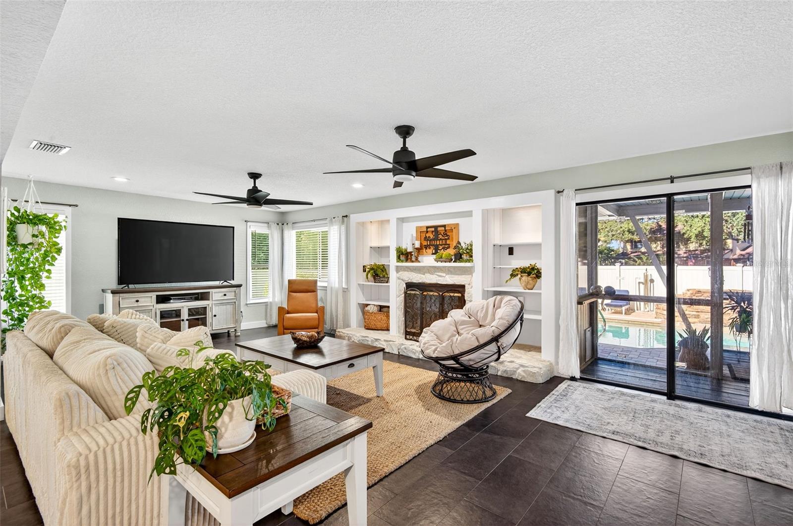 GULF BREEZE ESTATES - Residential