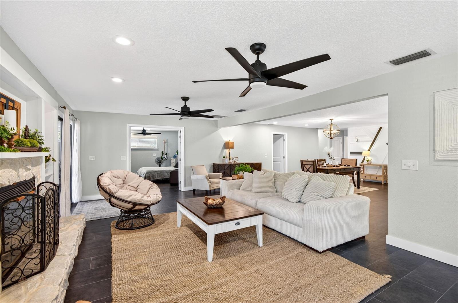 GULF BREEZE ESTATES - Residential