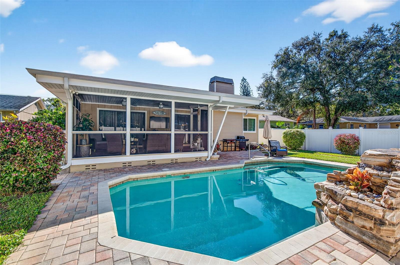 GULF BREEZE ESTATES - Residential