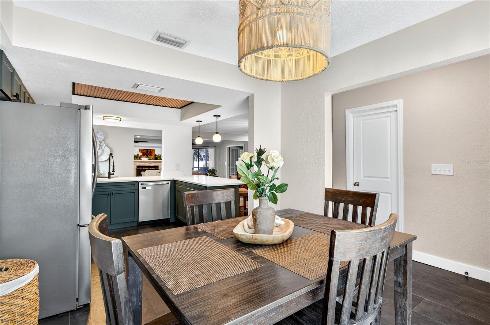 GULF BREEZE ESTATES - Residential