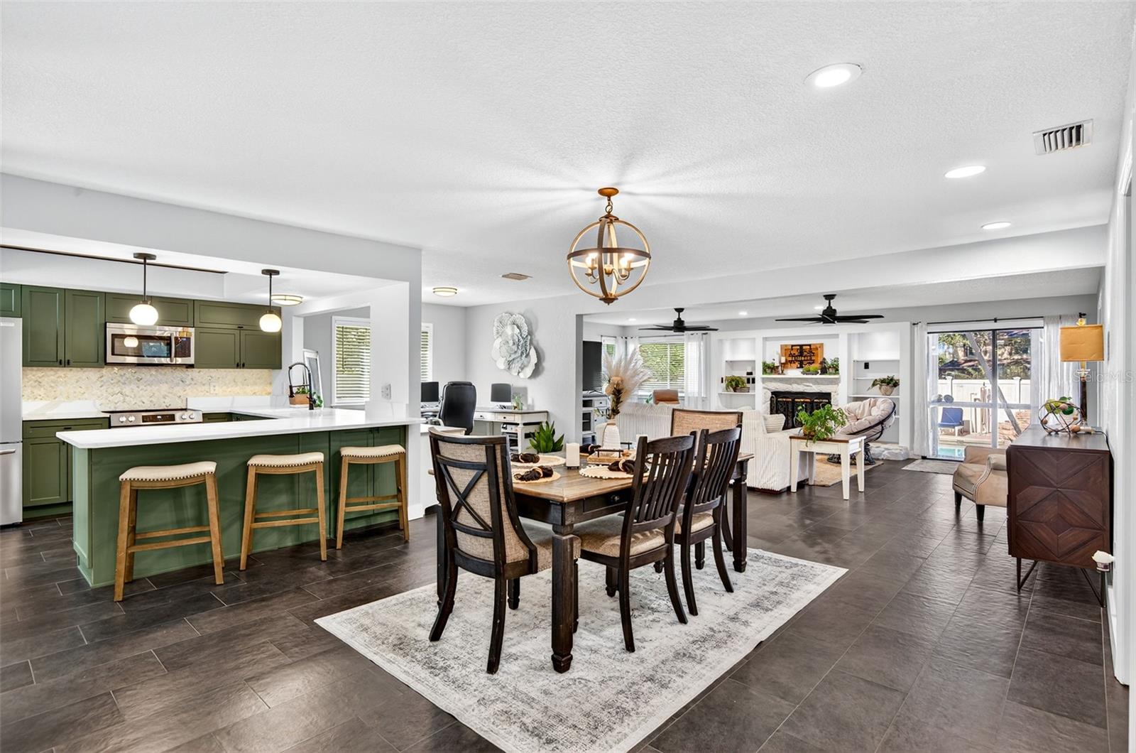 GULF BREEZE ESTATES - Residential