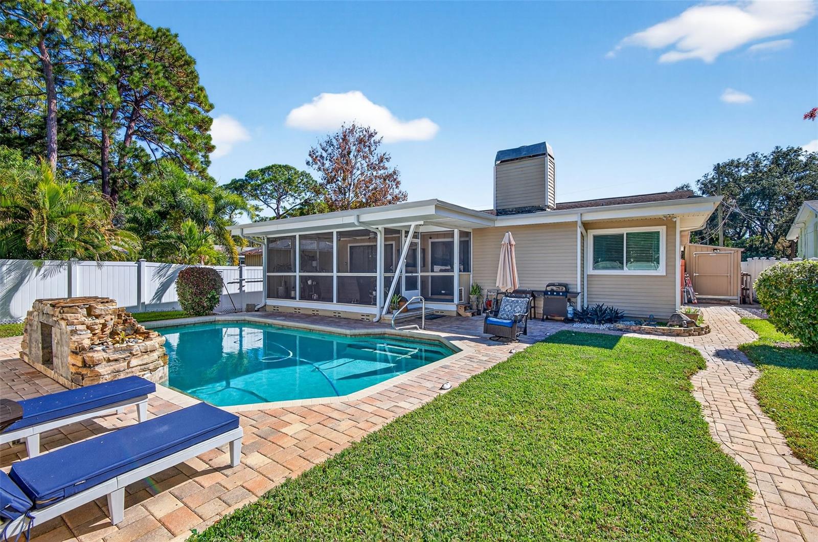 GULF BREEZE ESTATES - Residential