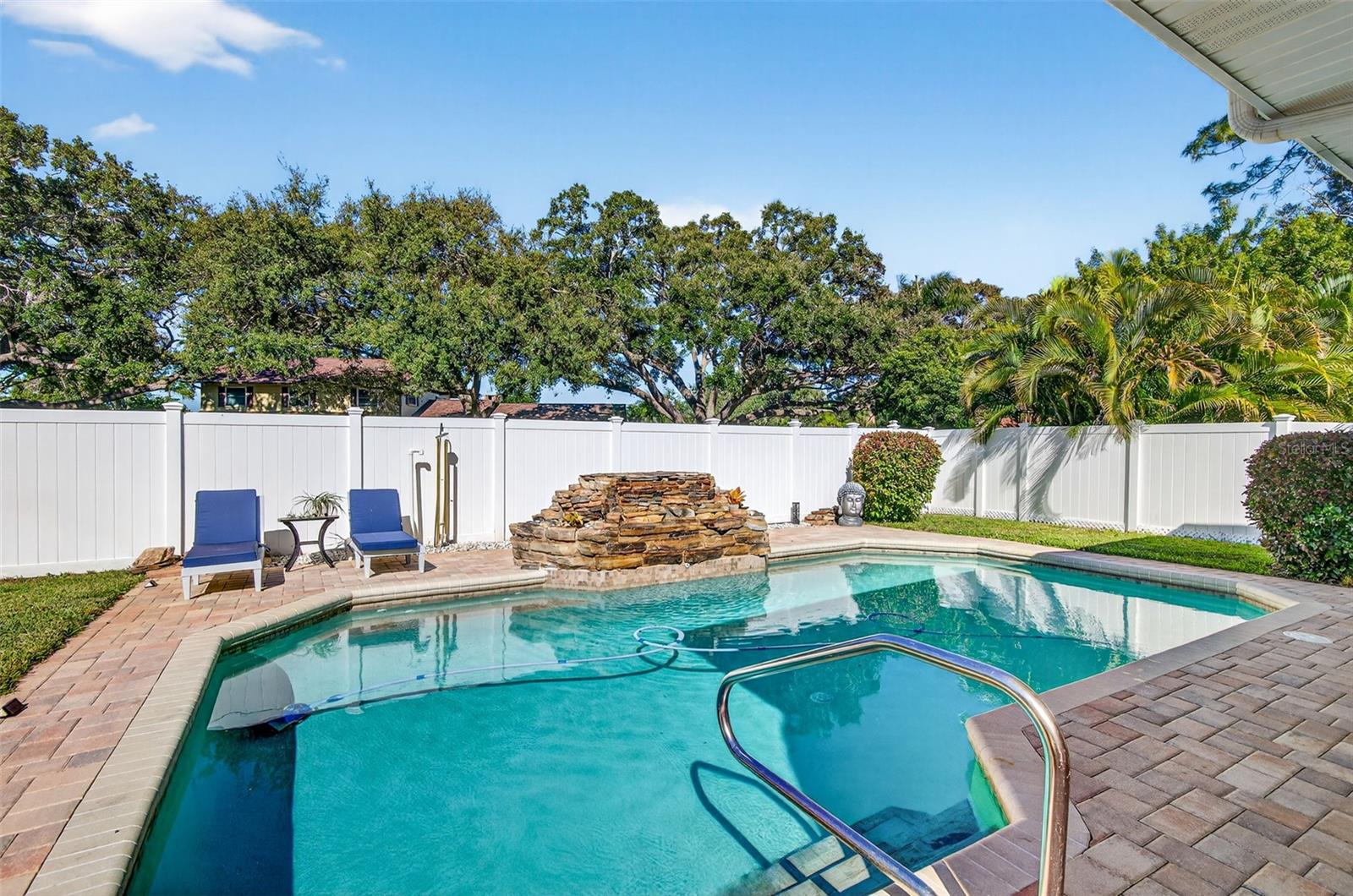 GULF BREEZE ESTATES - Residential