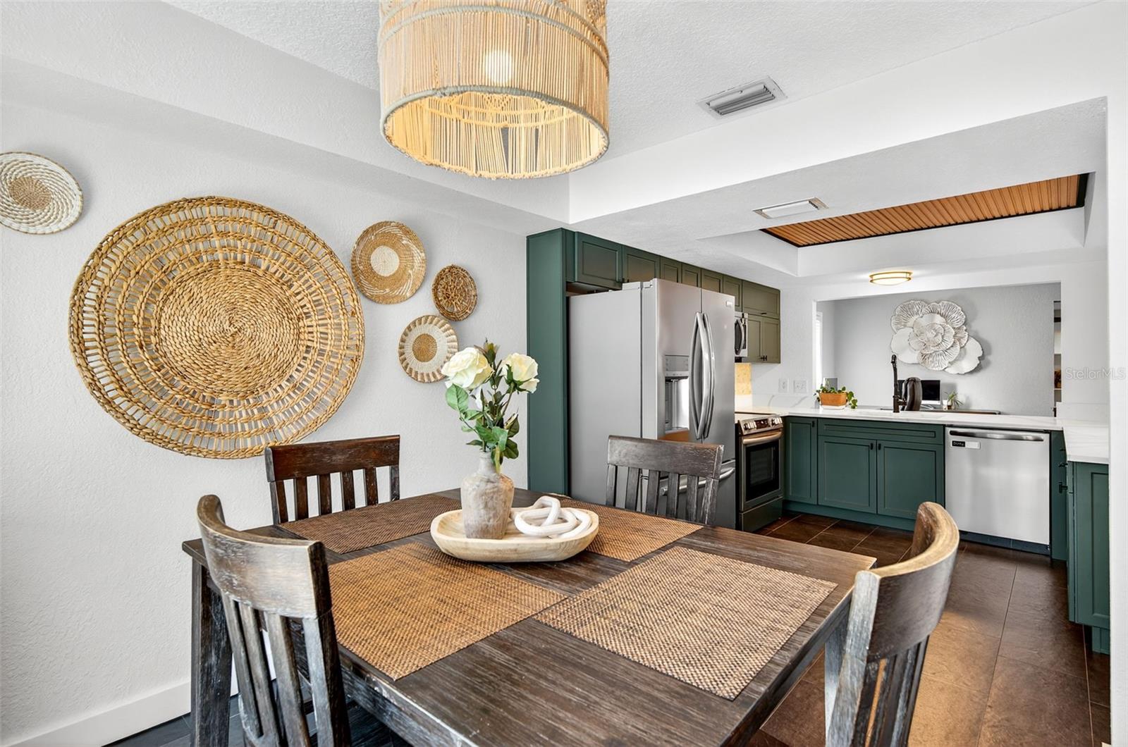 GULF BREEZE ESTATES - Residential