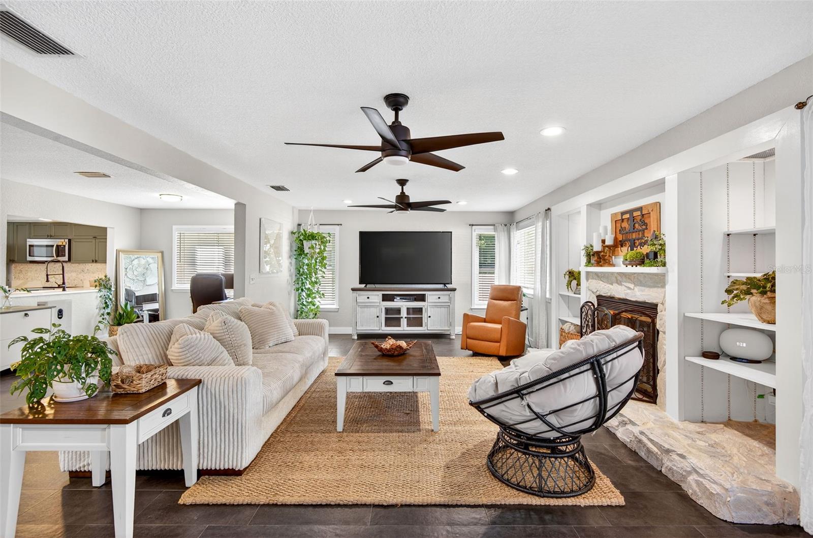 GULF BREEZE ESTATES - Residential