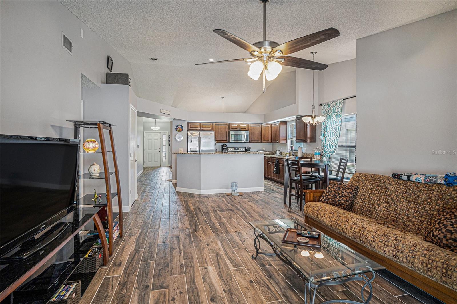 6118 BECKLIN PLACE