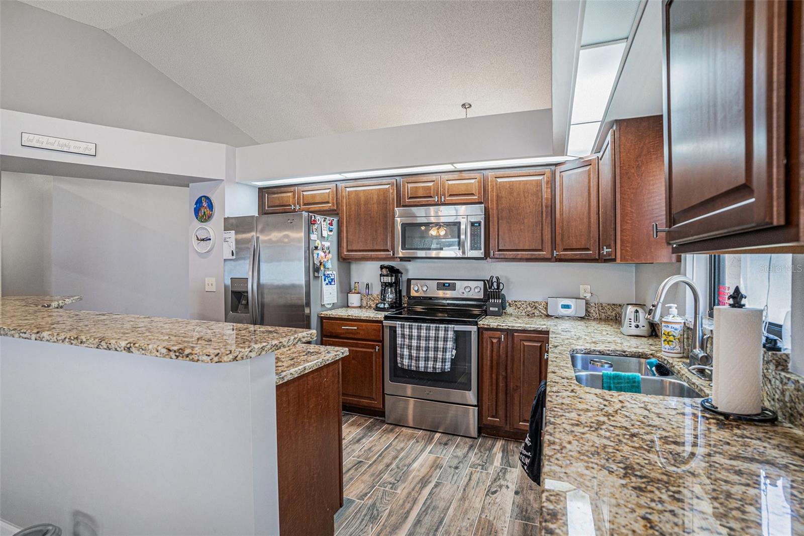 6118 BECKLIN PLACE