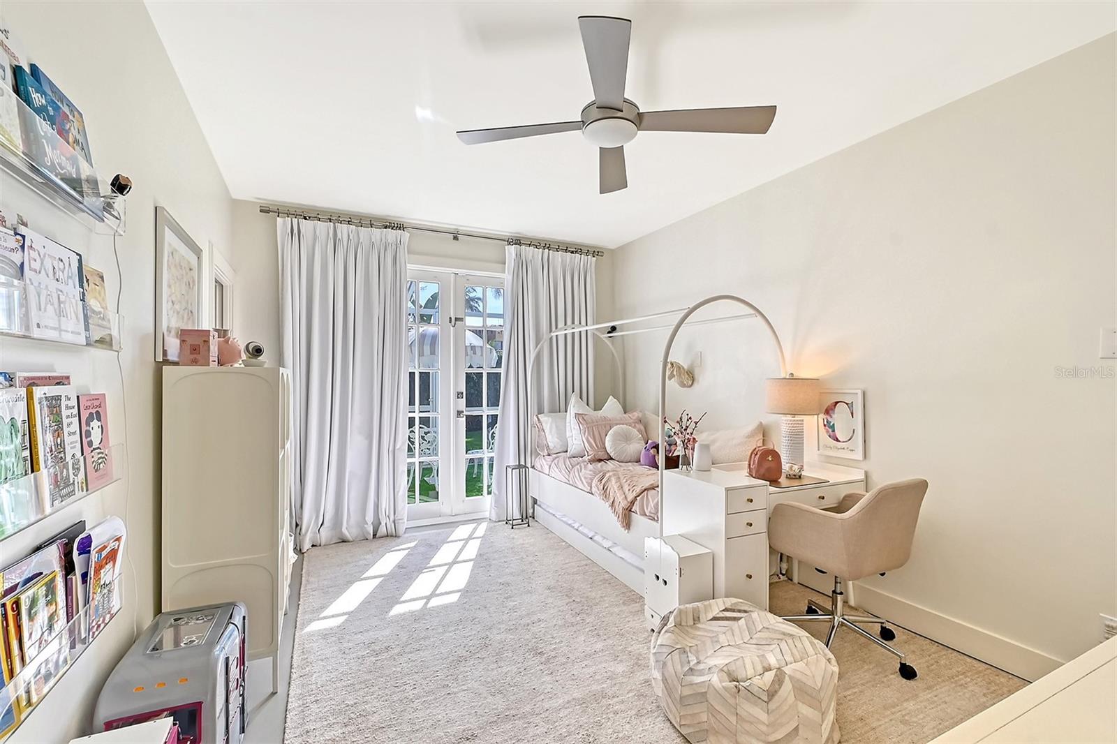 LIDO SHORES - Residential