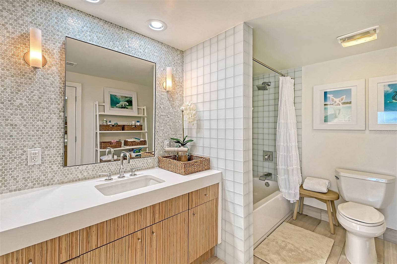 LIDO SHORES - Residential