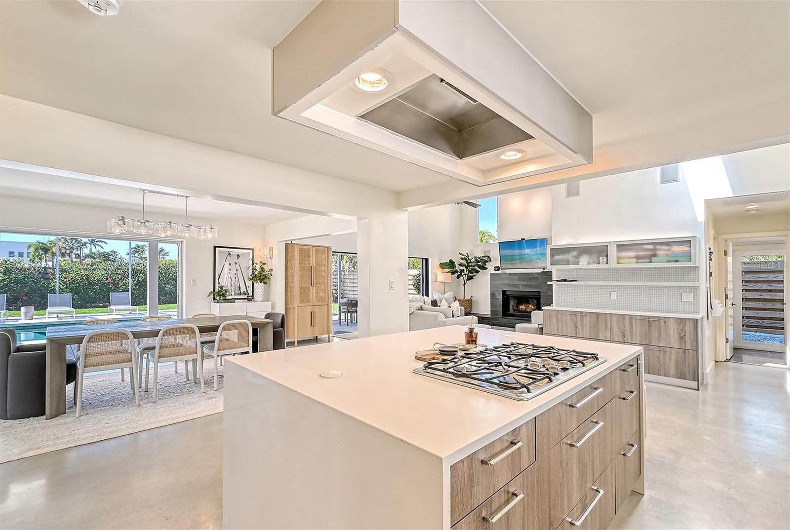 LIDO SHORES - Residential