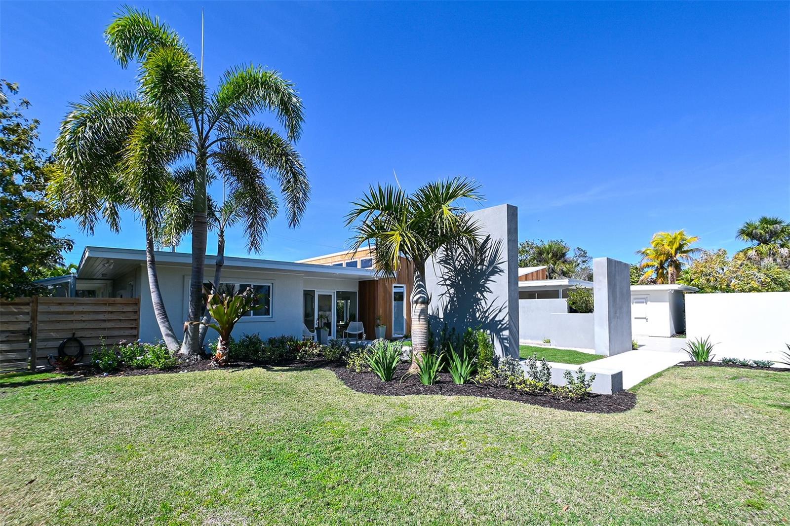 LIDO SHORES - Residential