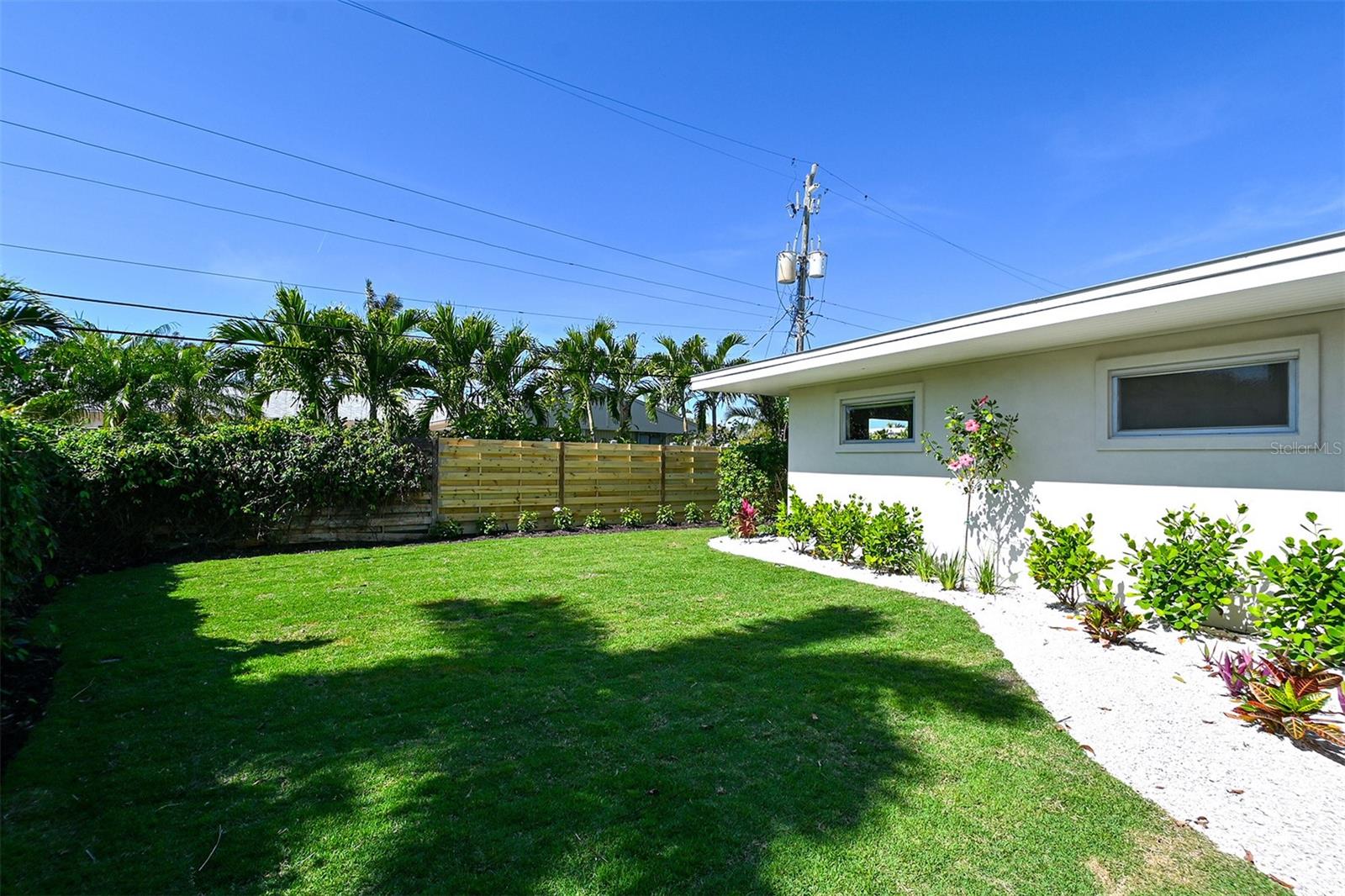 LIDO SHORES - Residential