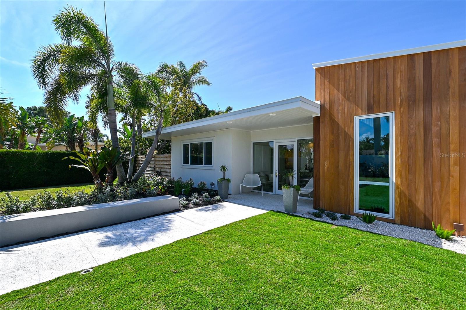 LIDO SHORES - Residential