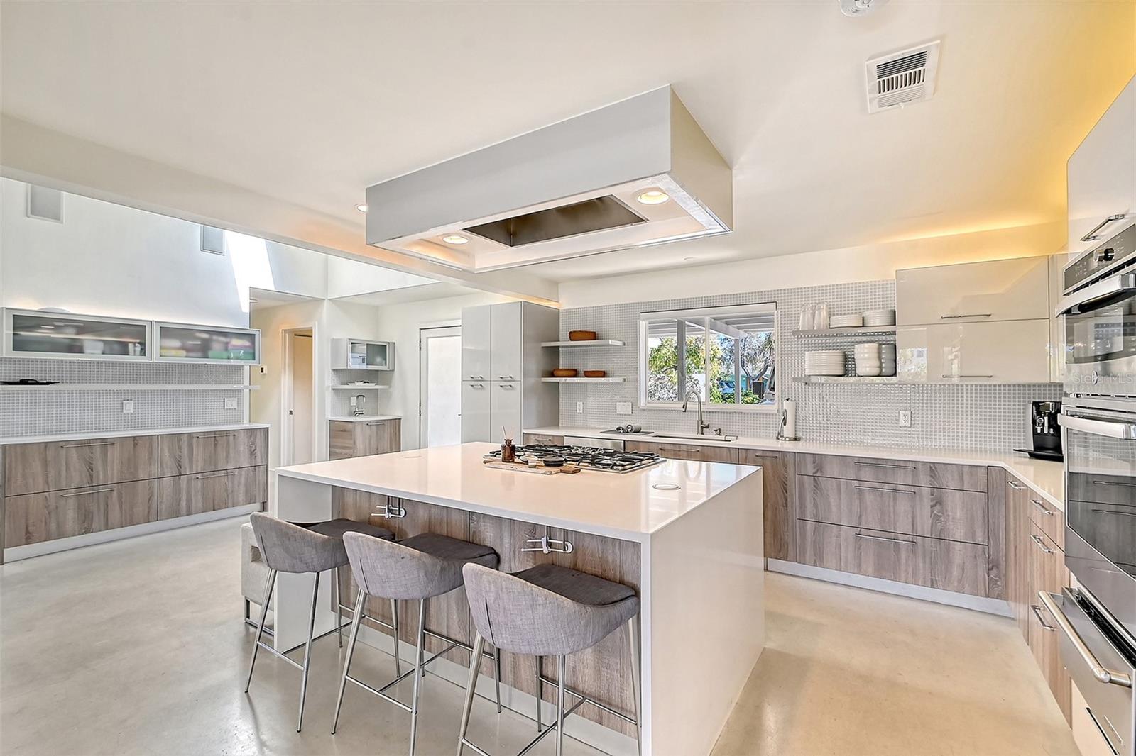 LIDO SHORES - Residential