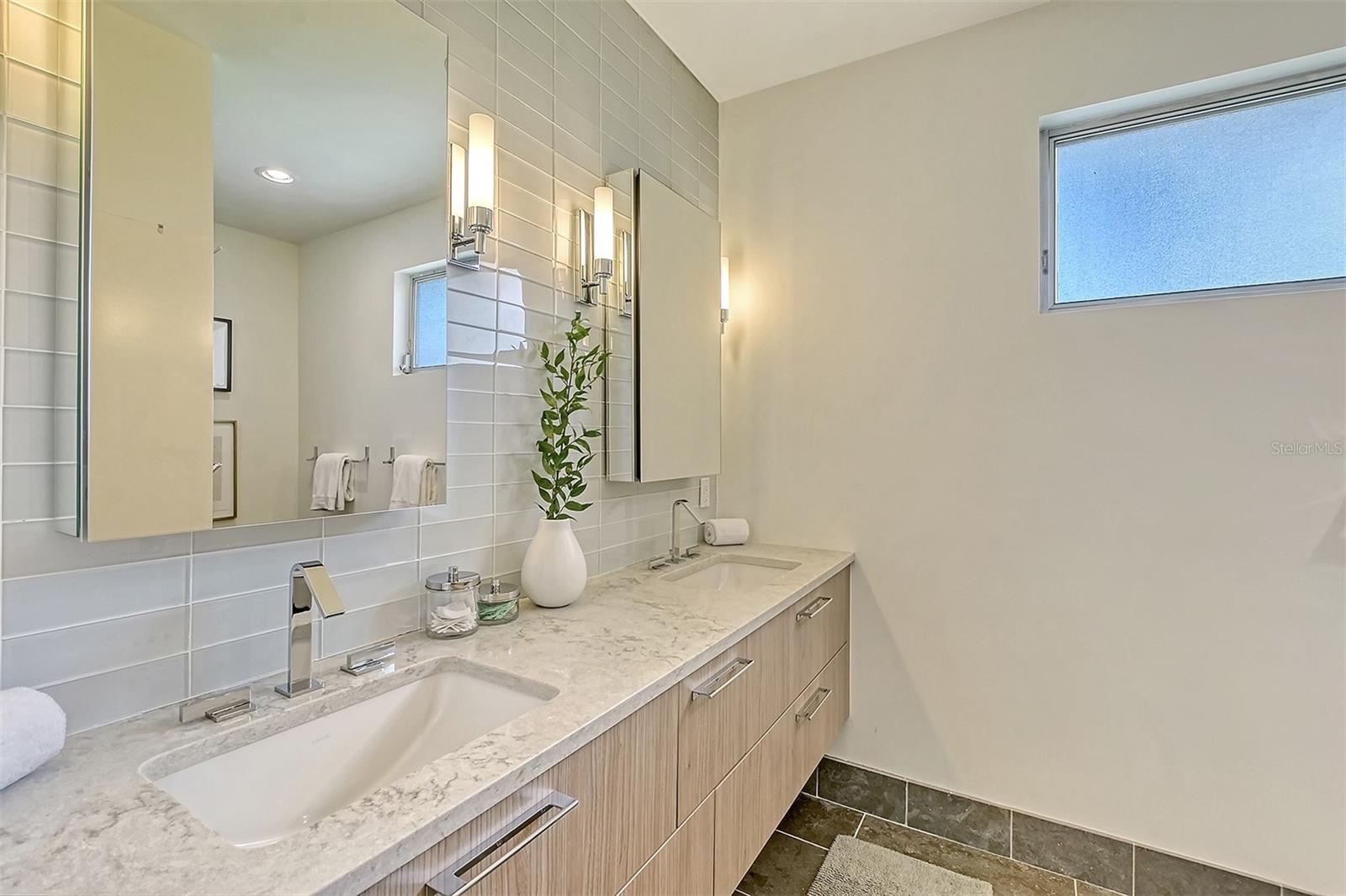 LIDO SHORES - Residential