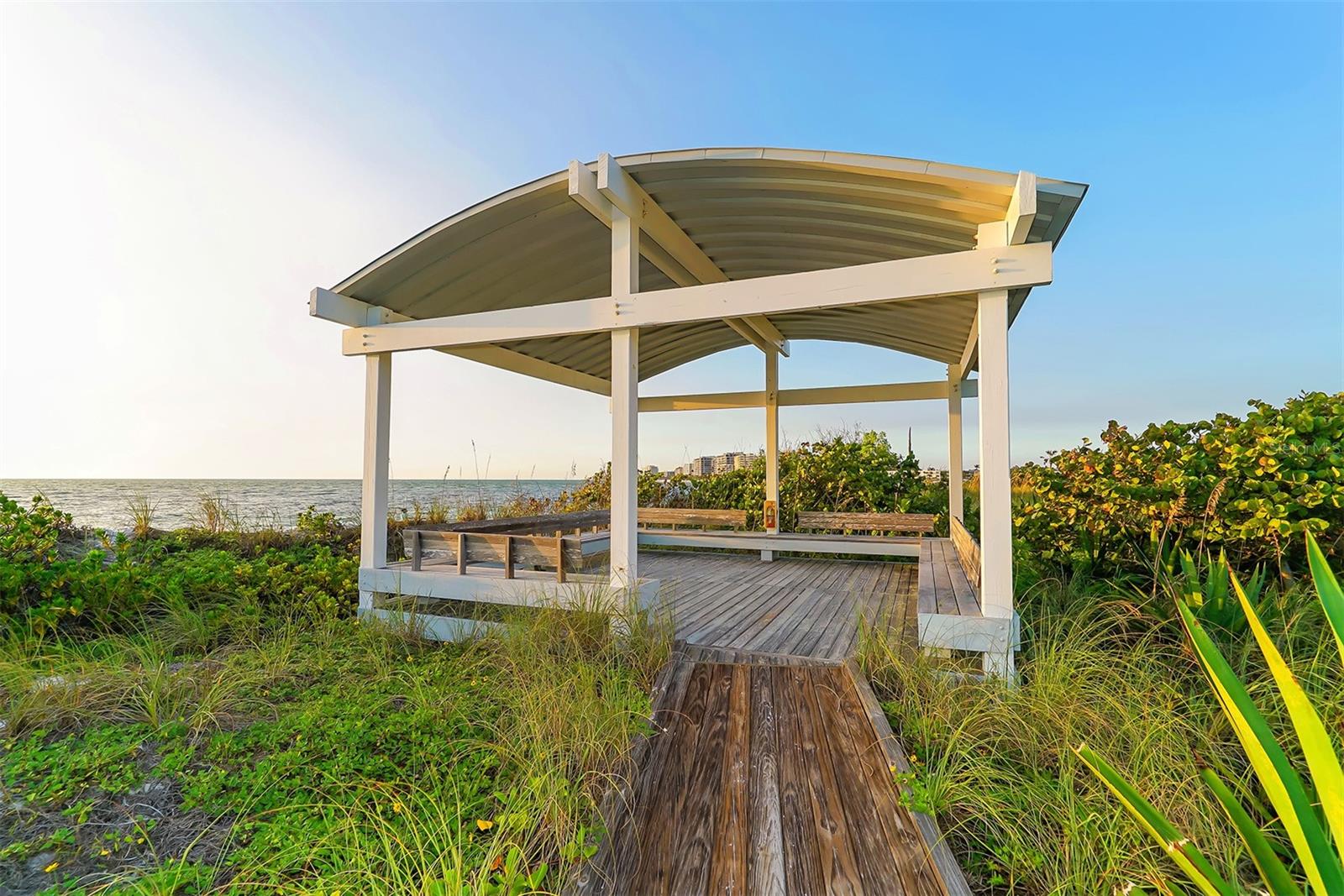 LIDO SHORES - Residential