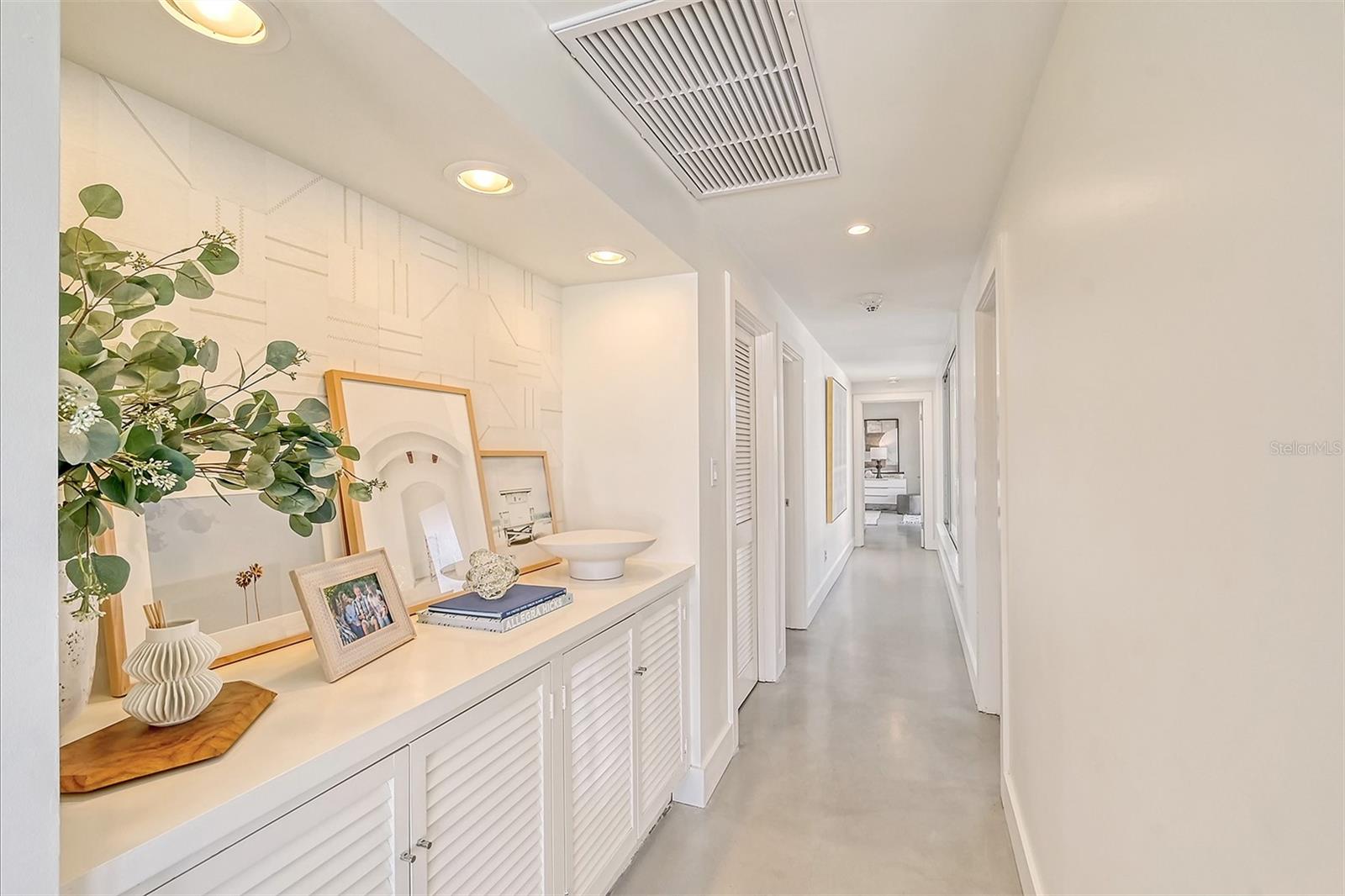 LIDO SHORES - Residential