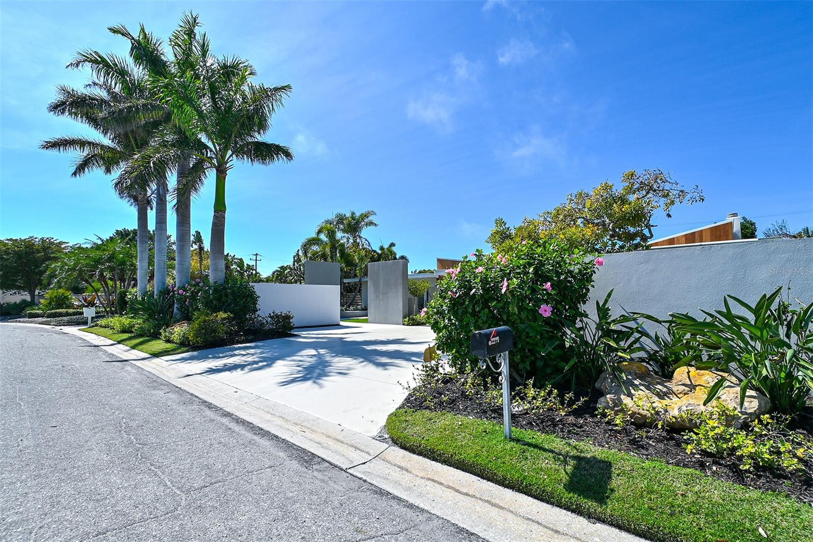 LIDO SHORES - Residential