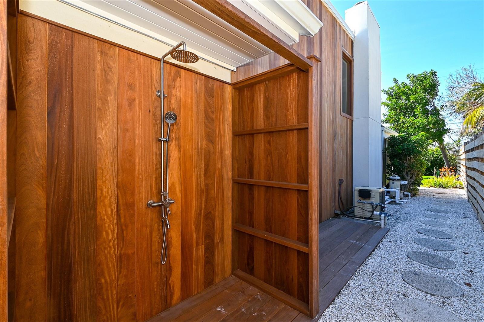 LIDO SHORES - Residential