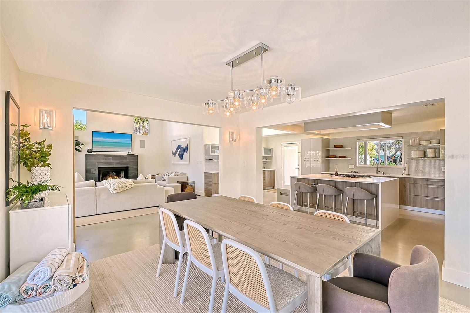 LIDO SHORES - Residential