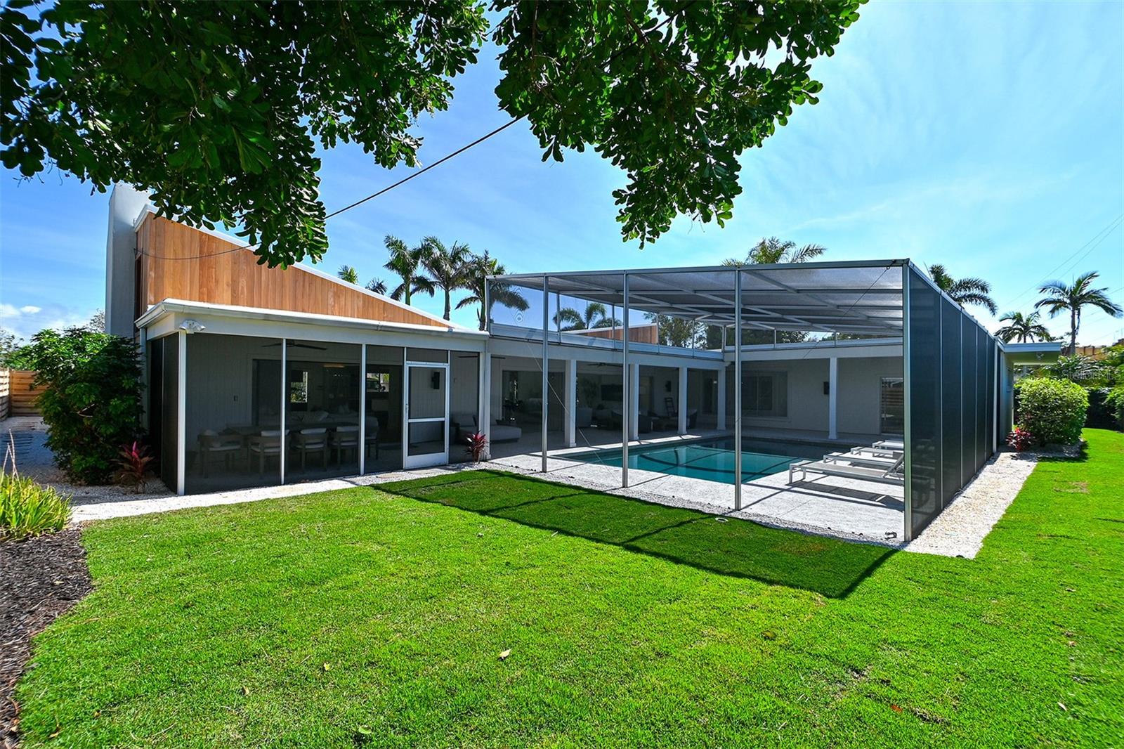 LIDO SHORES - Residential