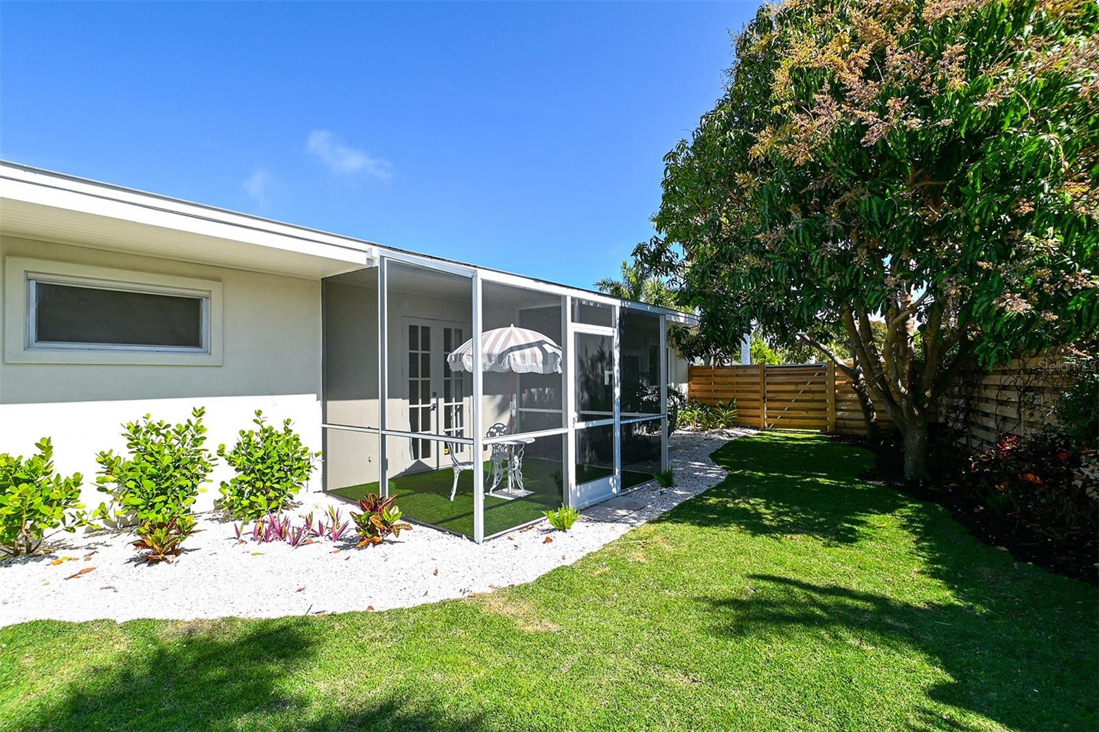 LIDO SHORES - Residential