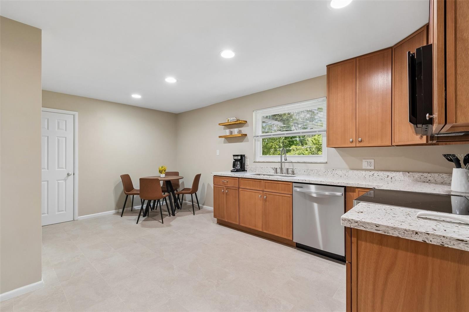 OAKLAND TERRACE - Residential