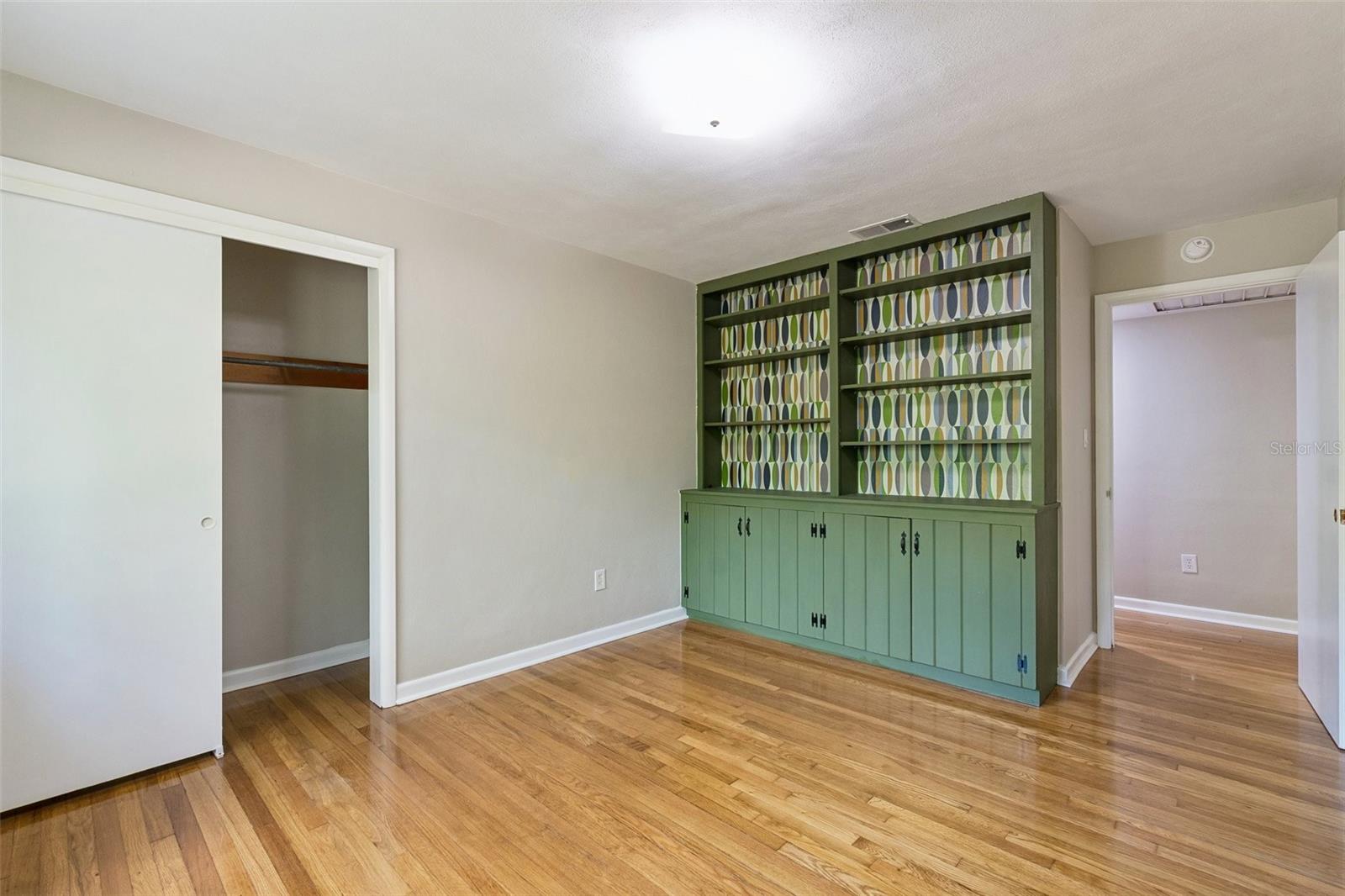 OAKLAND TERRACE - Residential