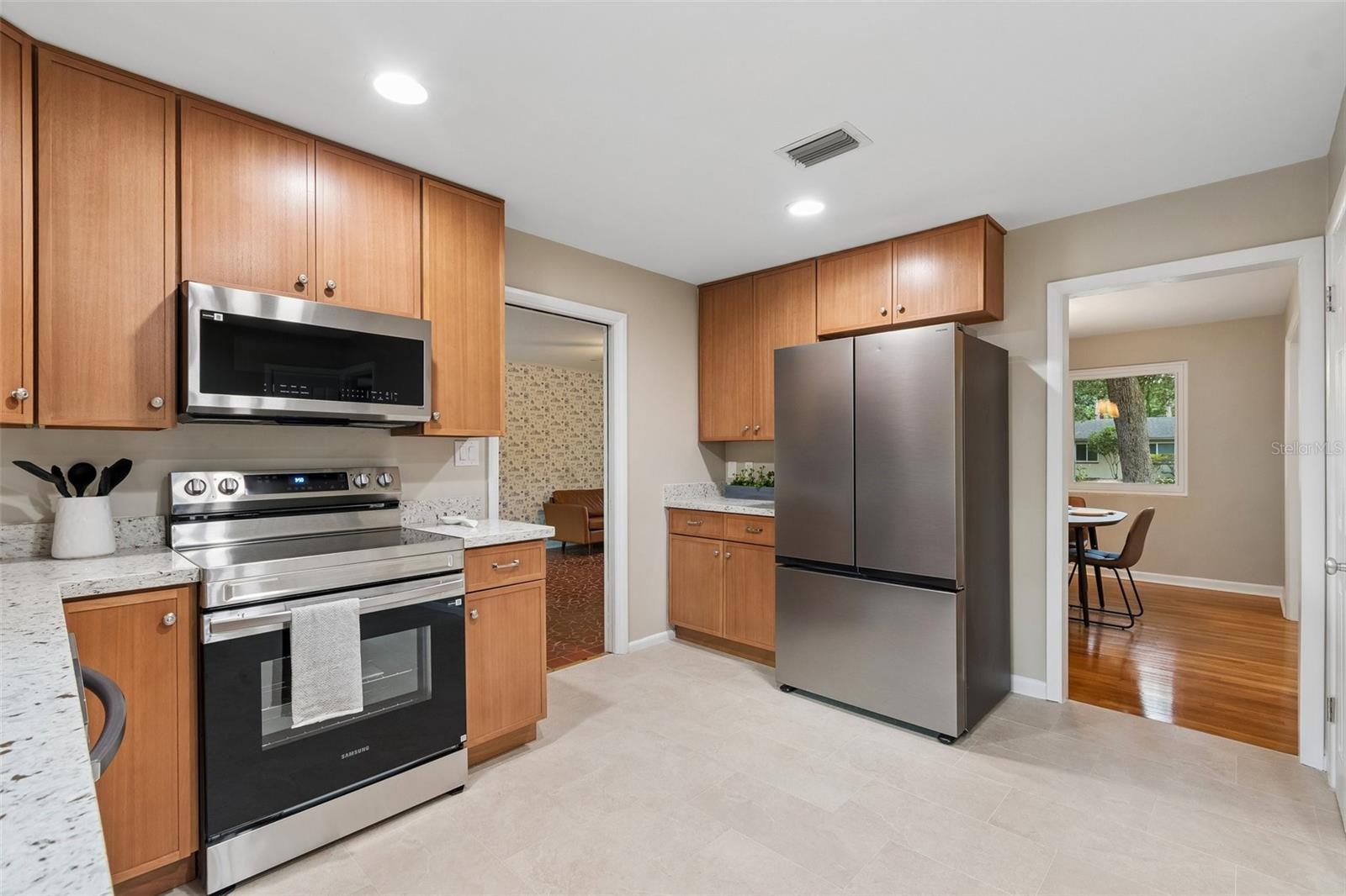 OAKLAND TERRACE - Residential