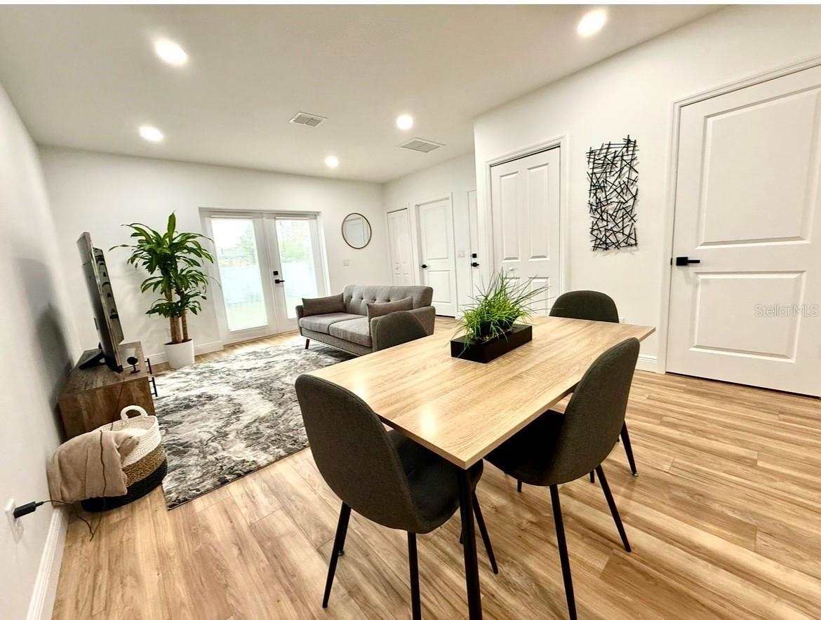 GREENWOOD COVE TWNHMS SUB - Residential