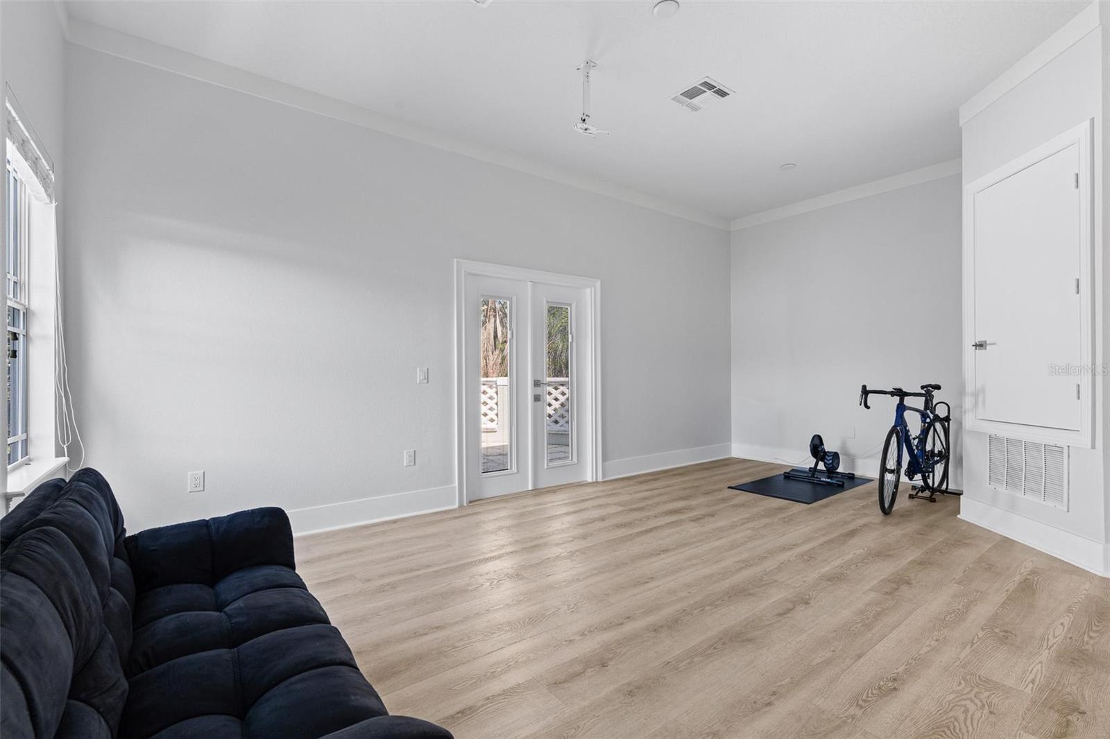 KEENES POINTE - Residential