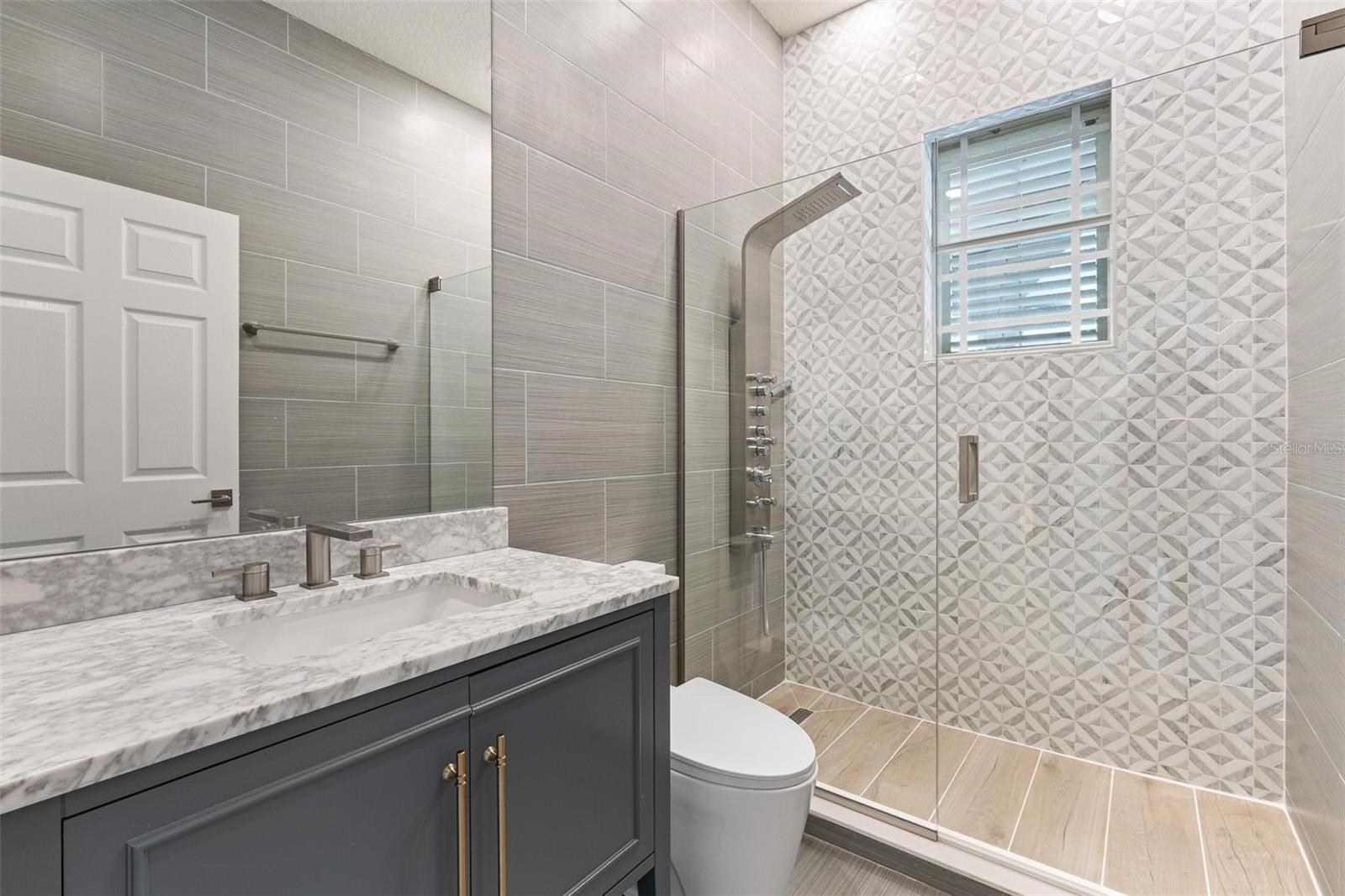 KEENES POINTE - Residential