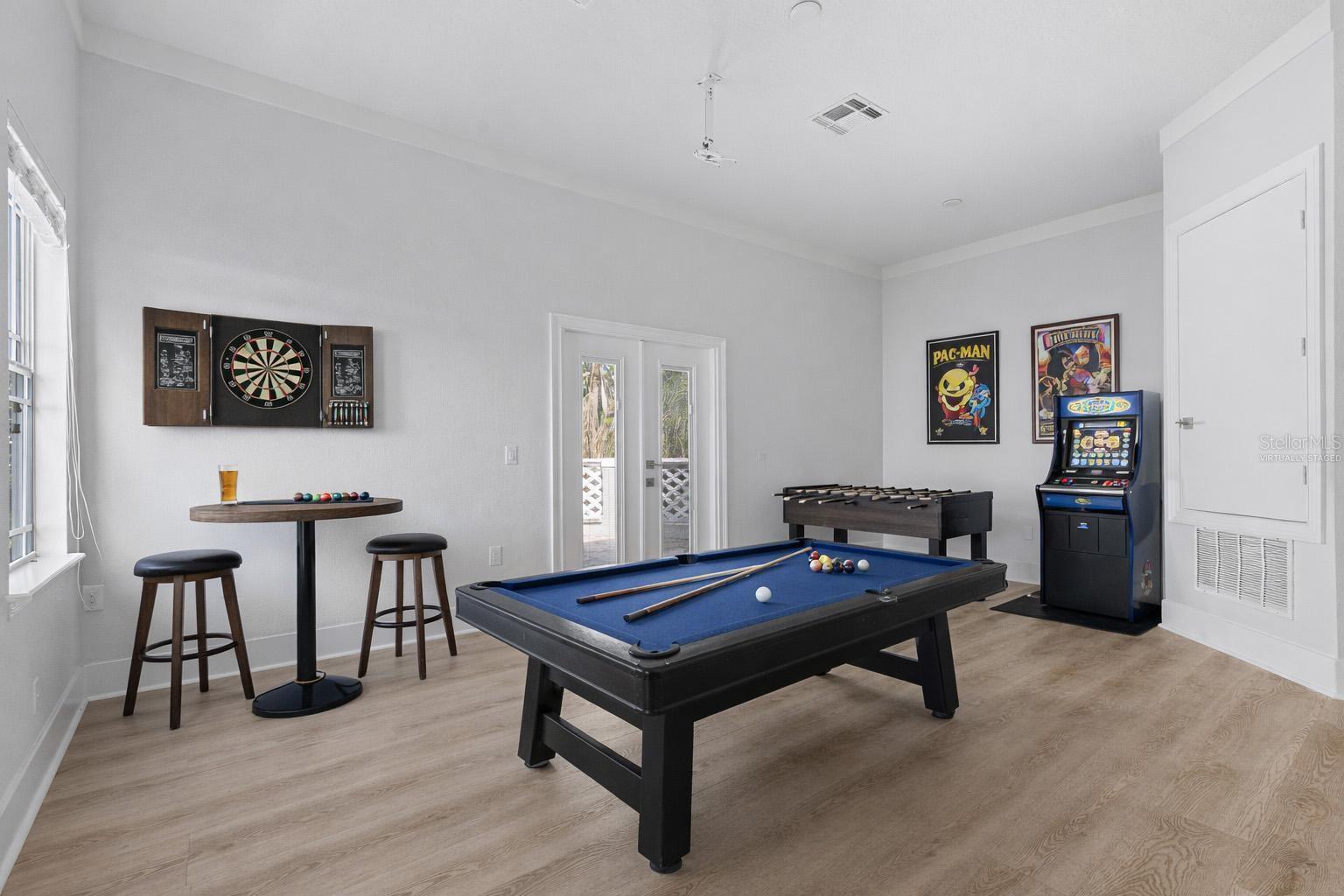 KEENES POINTE - Residential