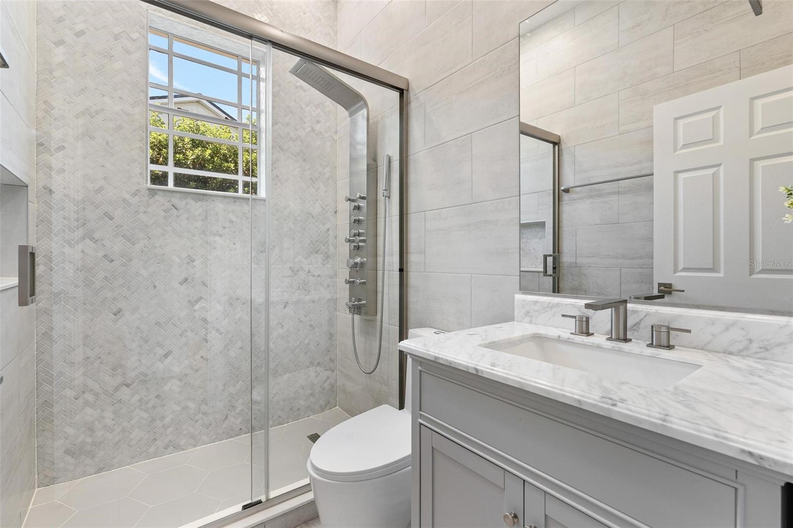 KEENES POINTE - Residential