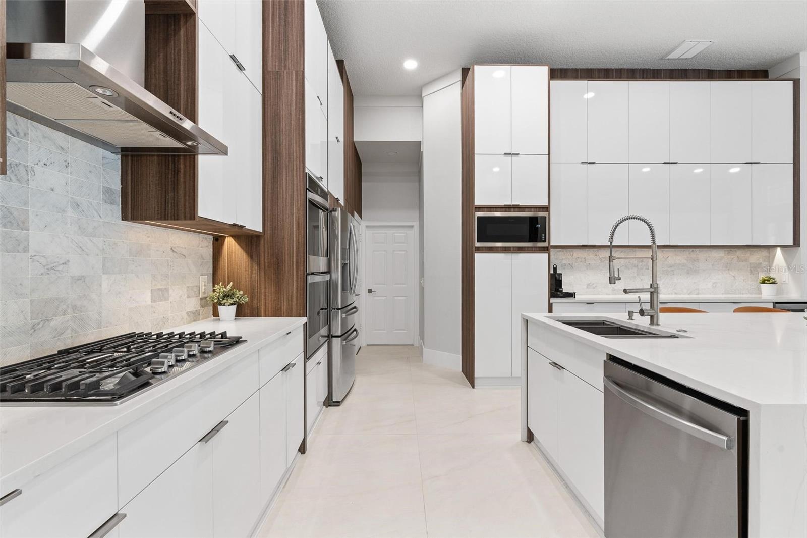 KEENES POINTE - Residential