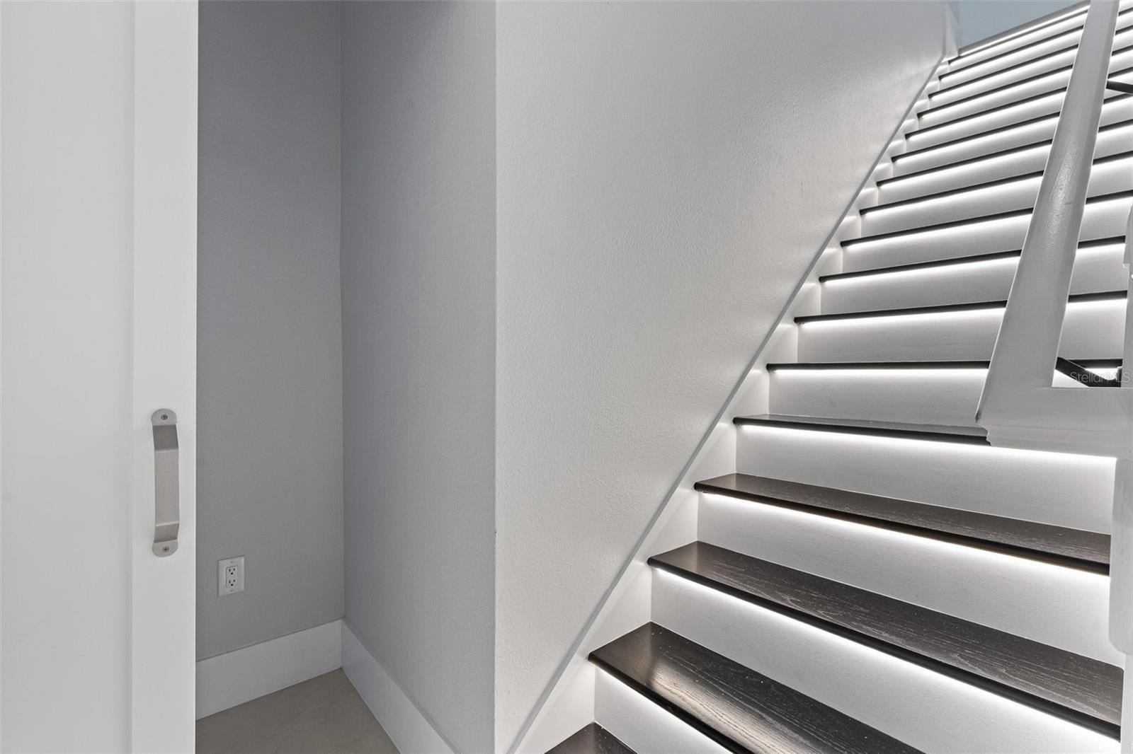 KEENES POINTE - Residential